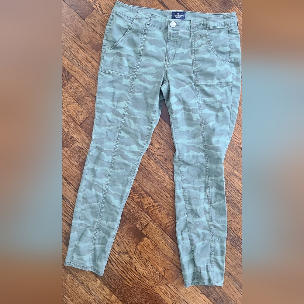 American Eagle Women's Camouflage Jeans